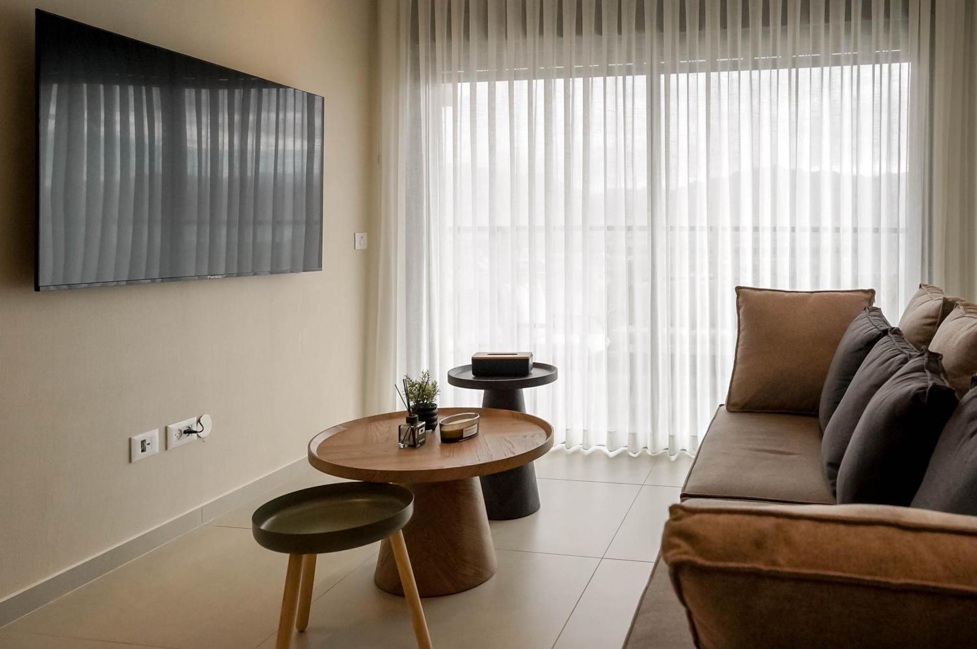 Yalarent New Stylish Apartment 3Br With Balcony エイラート エクステリア 写真