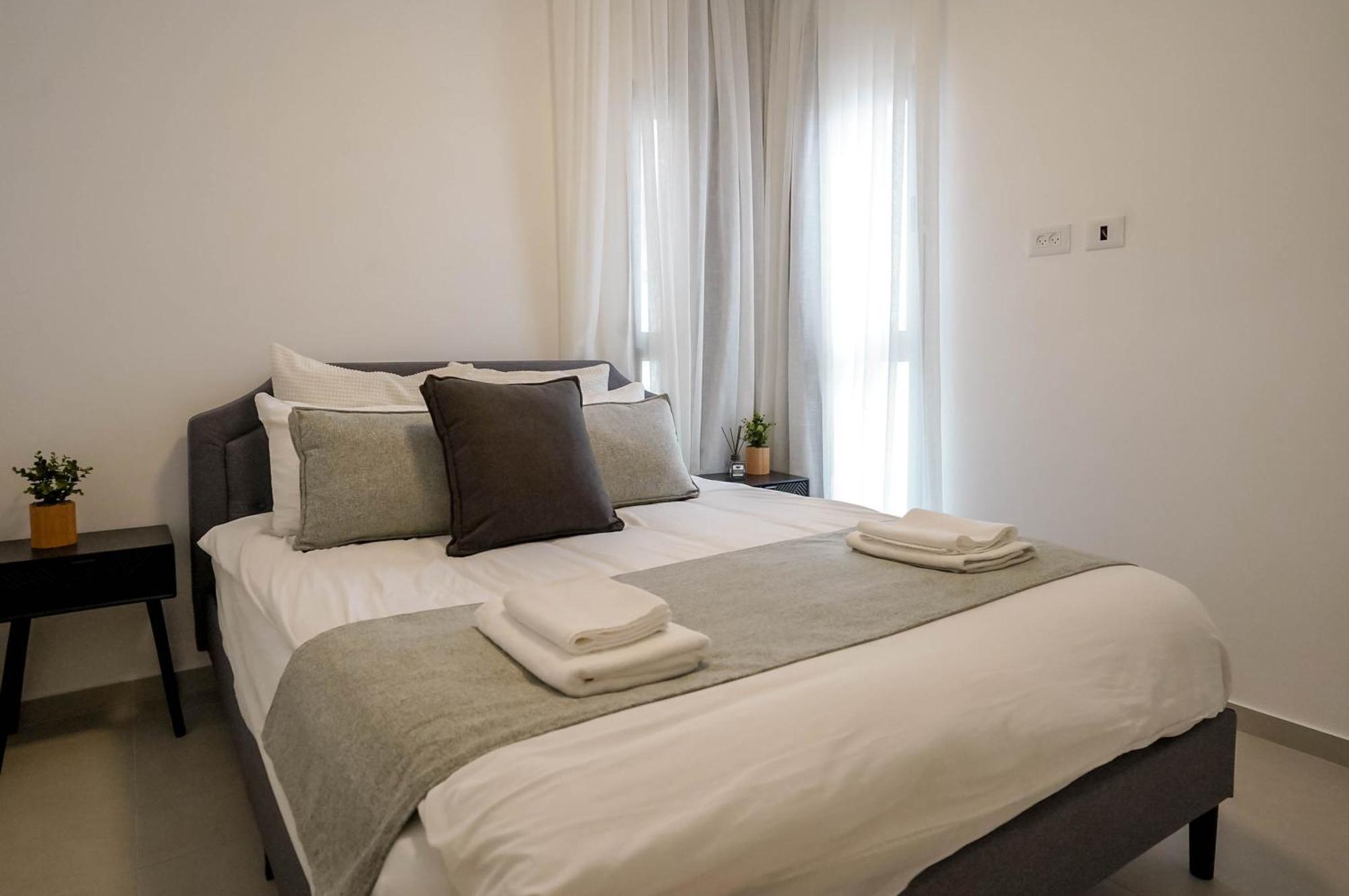 Yalarent New Stylish Apartment 3Br With Balcony エイラート エクステリア 写真